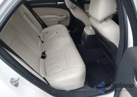 2016 Chrysler 300C z USA, uszkodzony, nr VIN 2C3CCAEG3GH268812